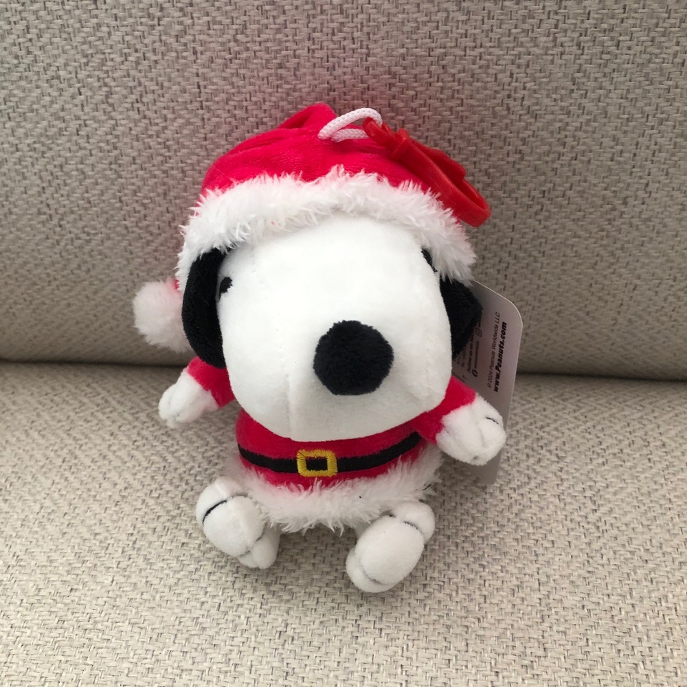 Nwt adorable Snoopy Santa Claus Christmas Clip Charm